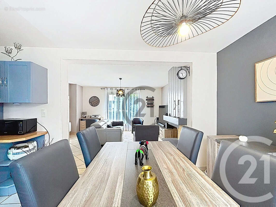Maison 97 m² à Rouilly  - photo 4