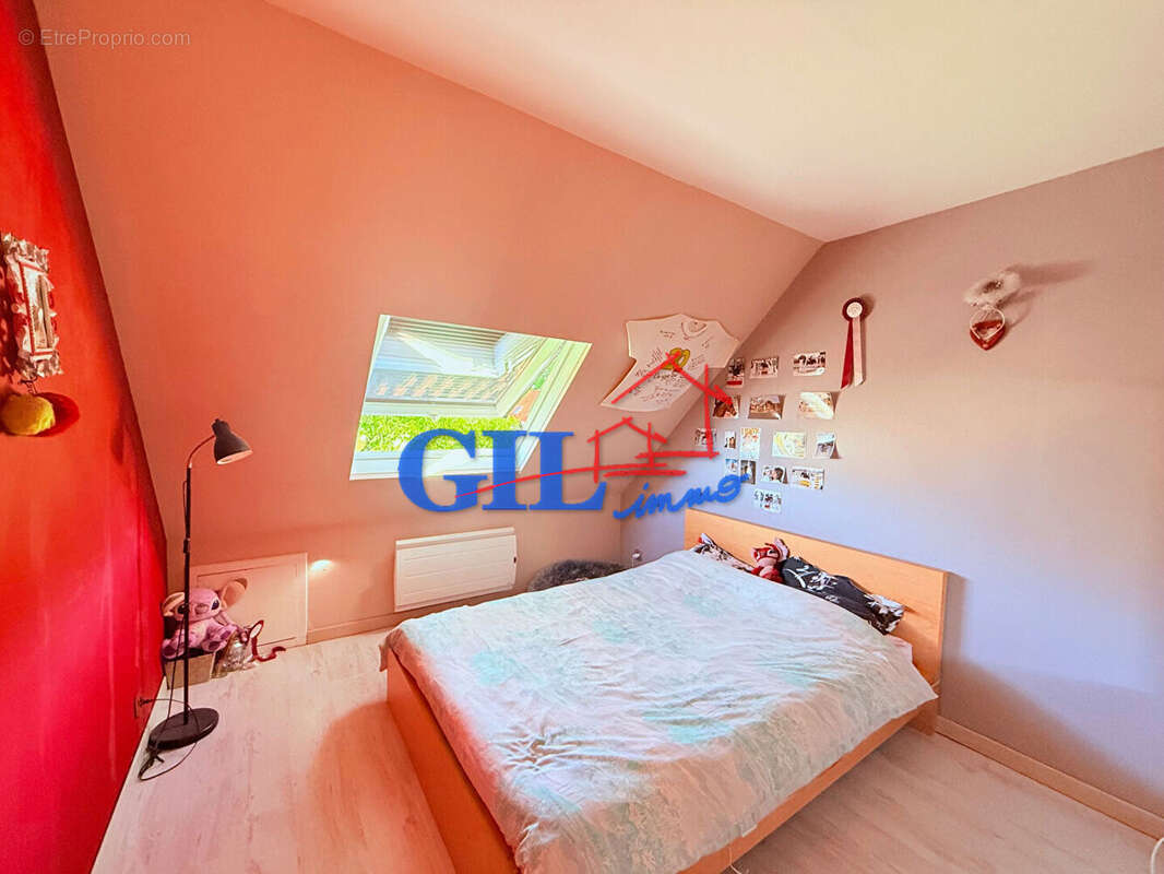 Maison à SAVIGNY-LE-TEMPLE