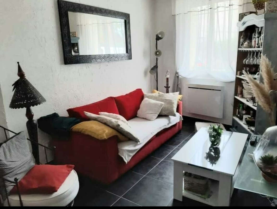 Appartement à SOLLIES-PONT