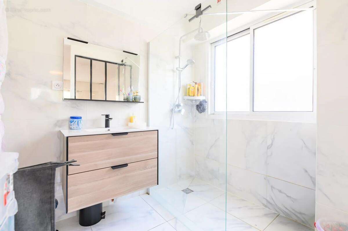 Appartement à SAINT-MAUR-DES-FOSSES