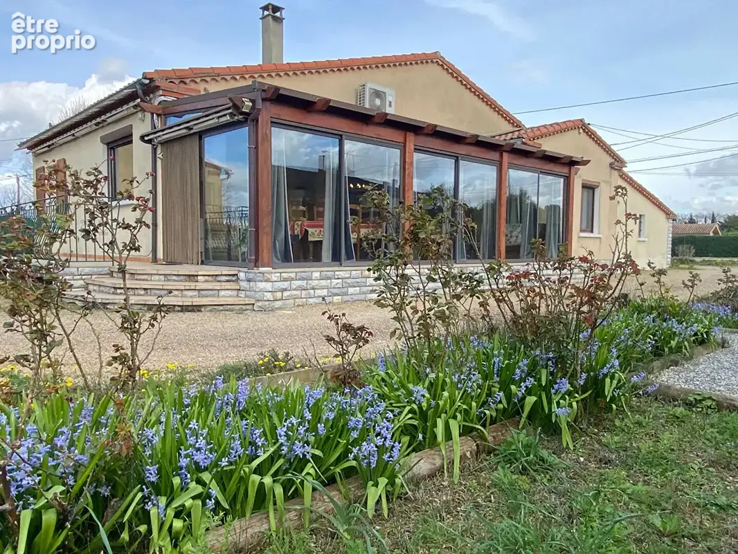 Villa plain-pied avec garage camping-car et dépendances - photo 4