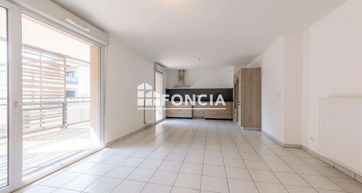 Appartement à MILLERY