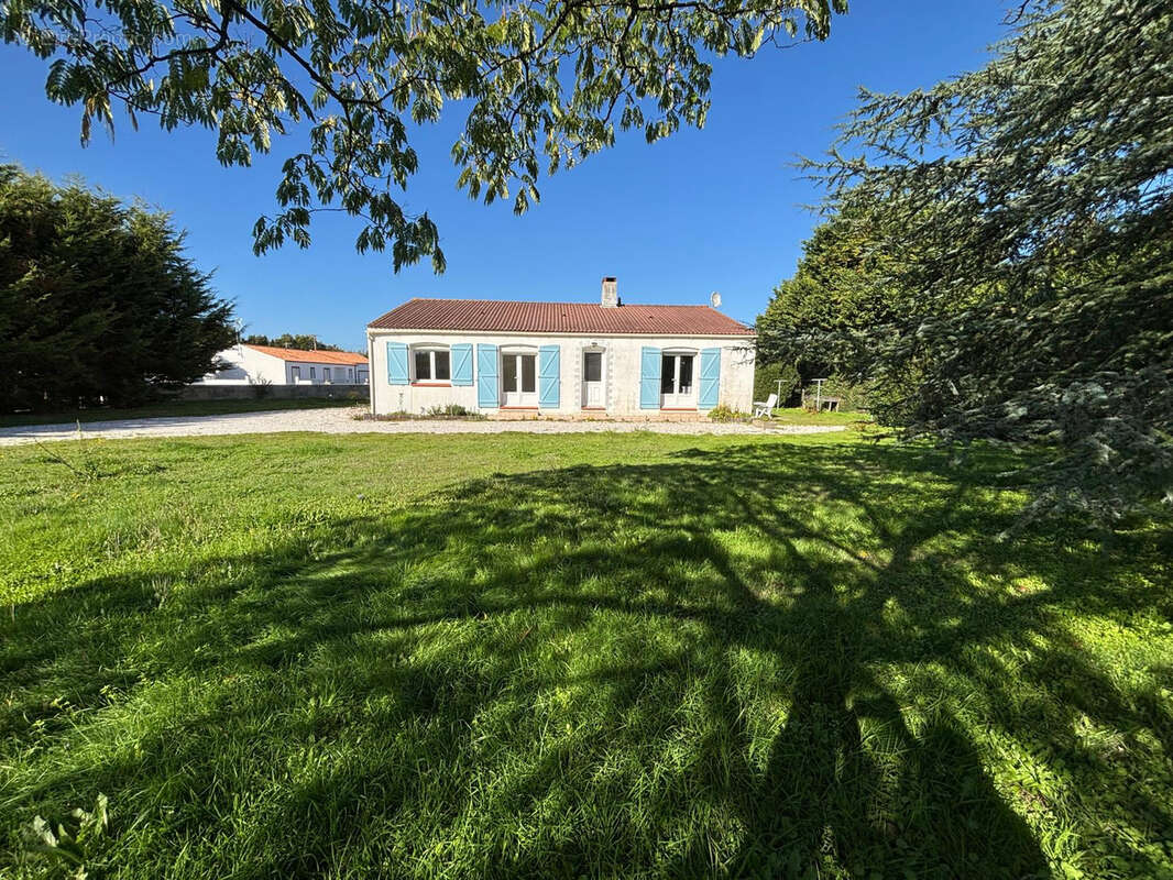 Maison à COMMEQUIERS