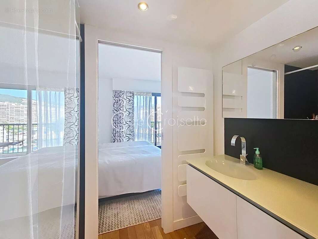 Appartement à MANDELIEU-LA-NAPOULE