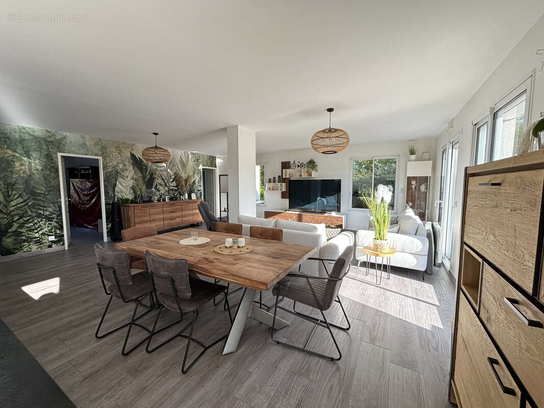 Maison à CRECY-LA-CHAPELLE