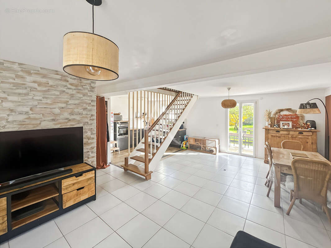 Maison à LES MUREAUX