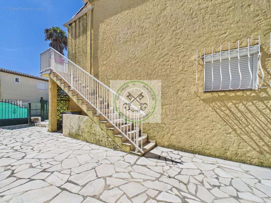 Appartement à FREJUS