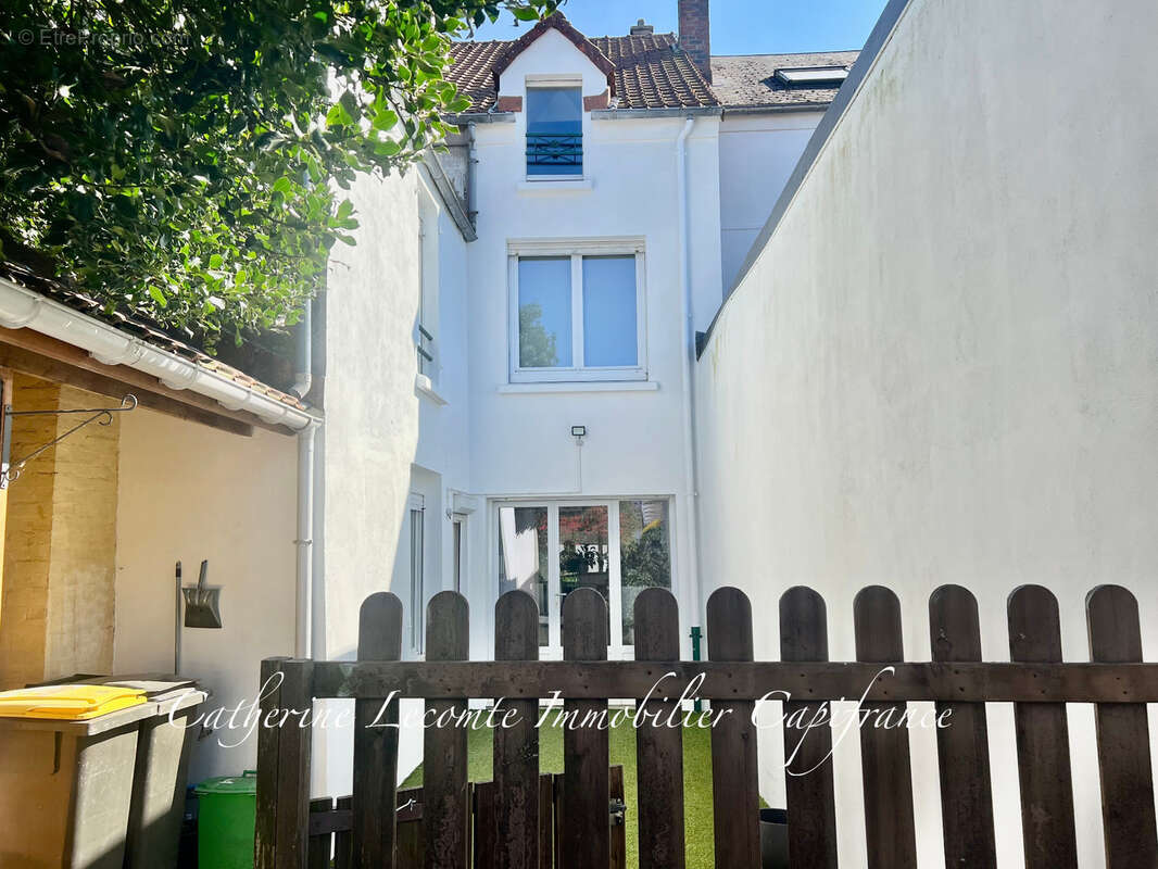 À vendre - desvres - maison 132 m2 -  5 pièces - 4 chambres - jardin clos - terrasse - photo 13