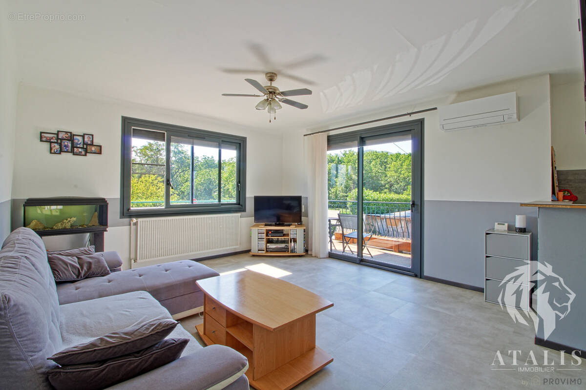 Maison à SAINT-HILAIRE-DU-ROSIER