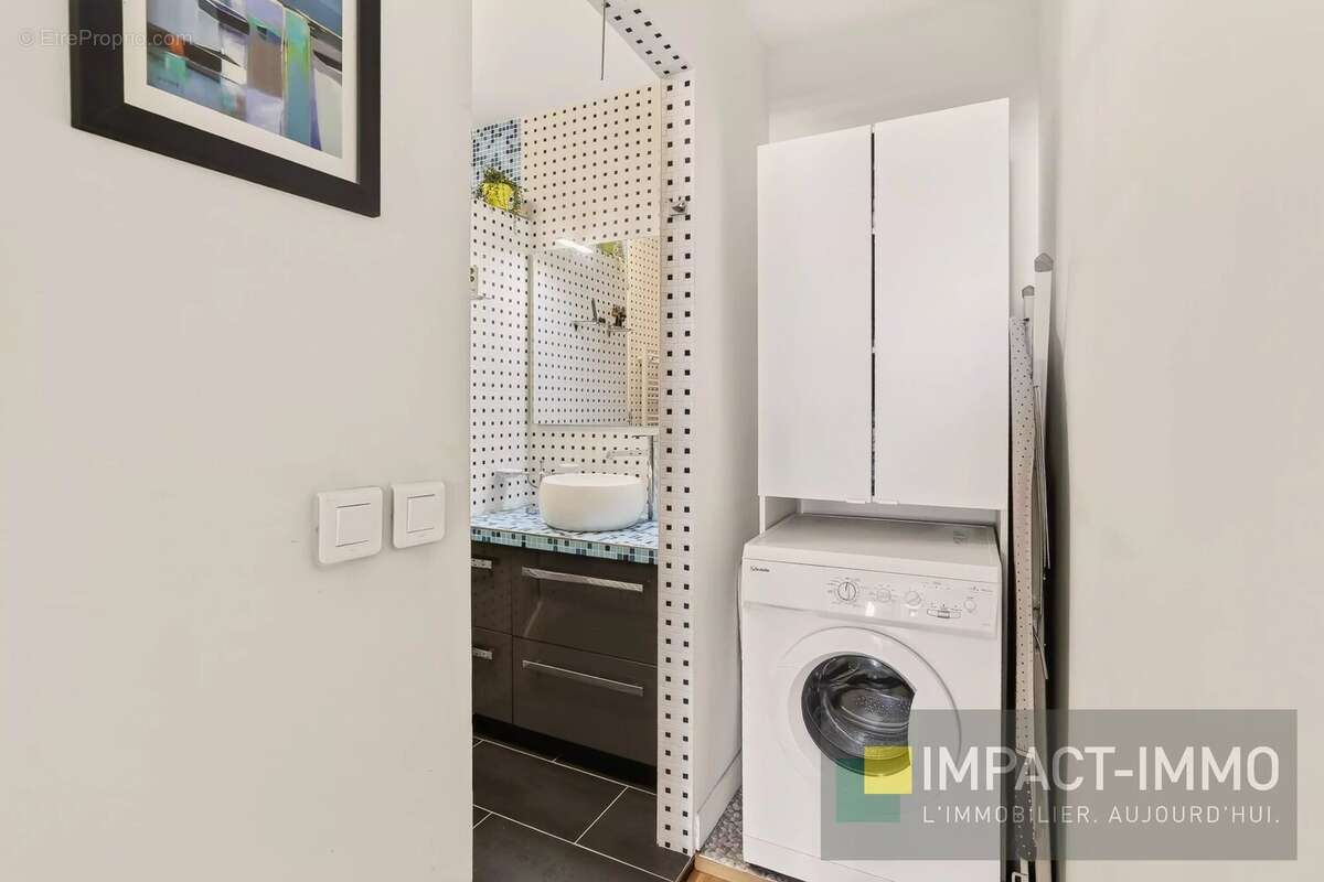 Appartement à COURBEVOIE