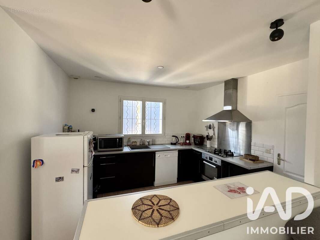 Maison 86 m² à Saint-Gilles  - photo 6