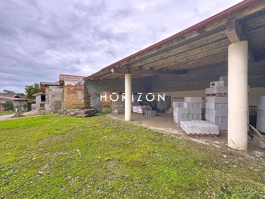 Maison à MOGNENEINS