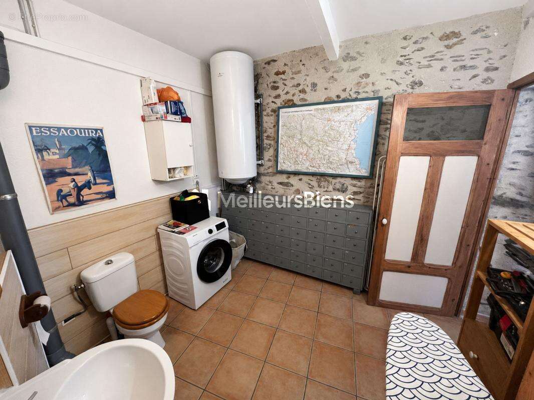 Maison de village de type T4/T5 155 m2, avec petite cour extérieure - photo 8