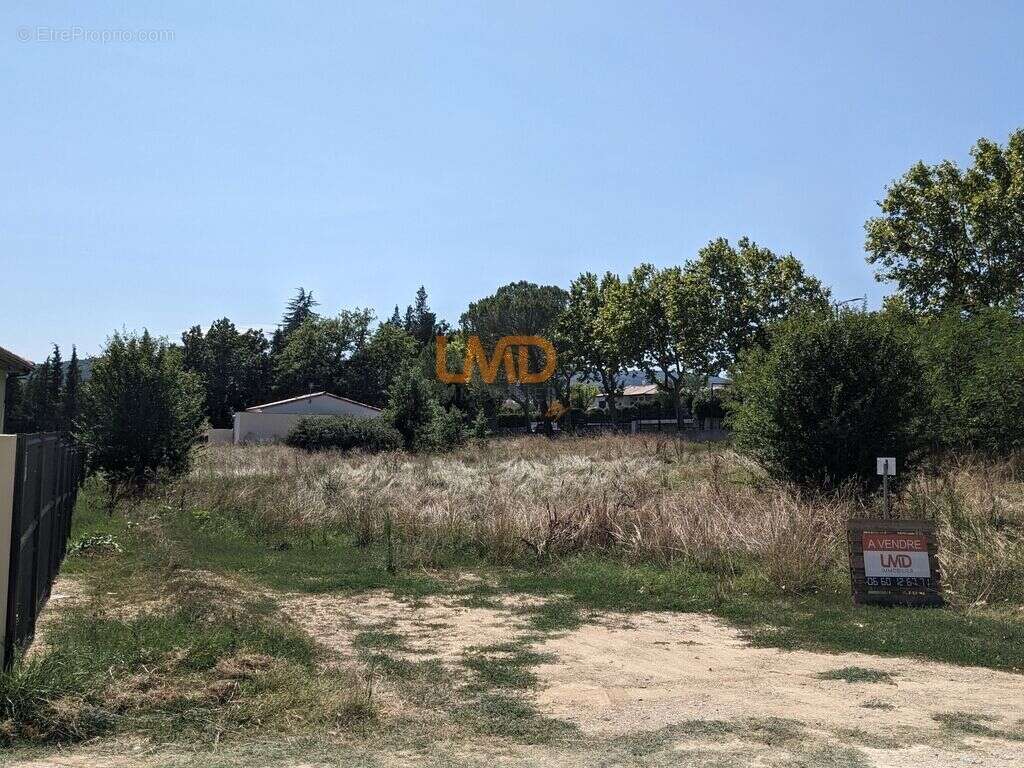 Terrain à VALLON-PONT-D&#039;ARC