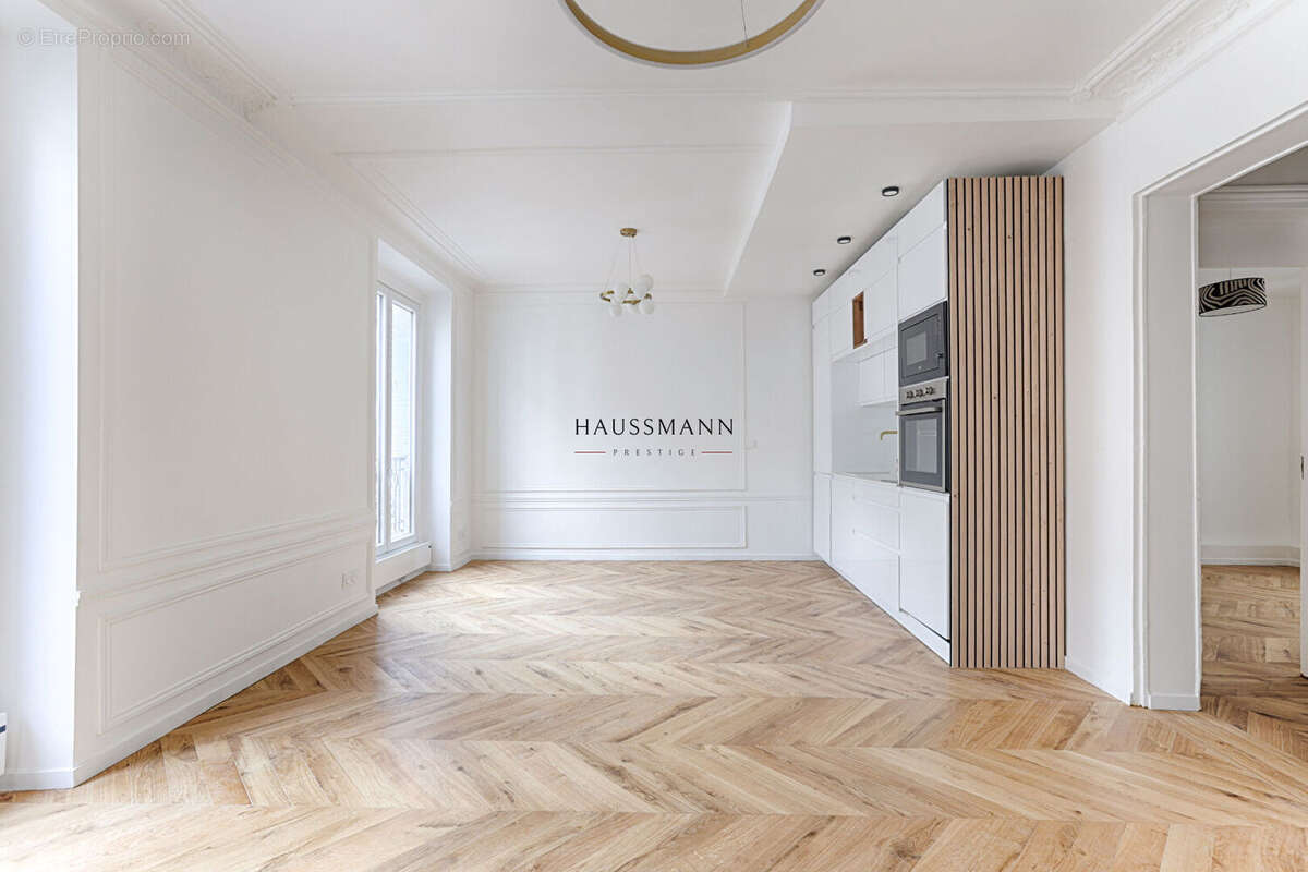 Appartement à PARIS-17E