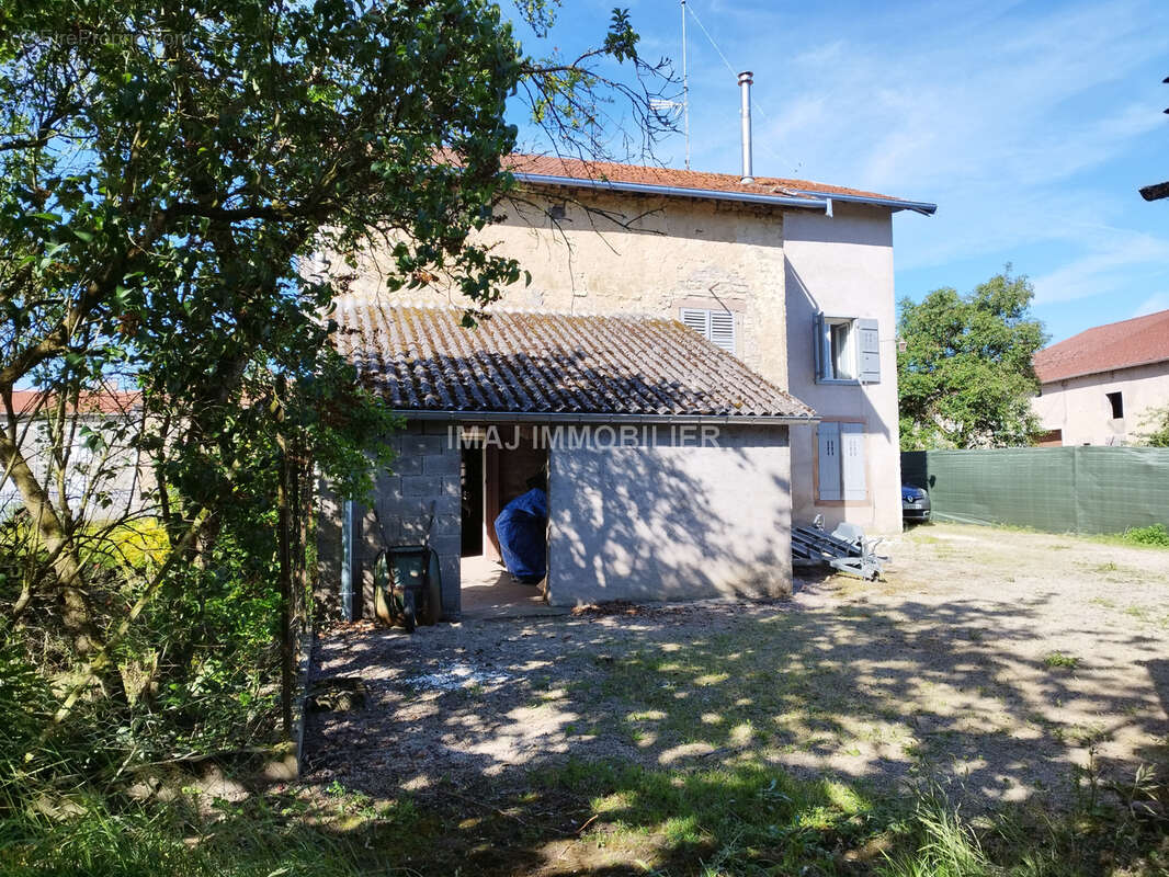 Maison à ROUVRES-EN-XAINTOIS