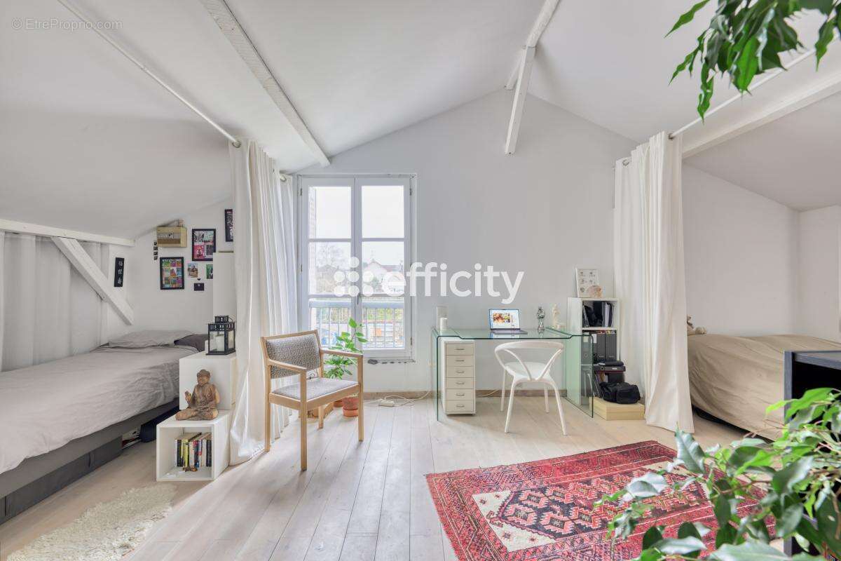 Appartement à COMBS-LA-VILLE