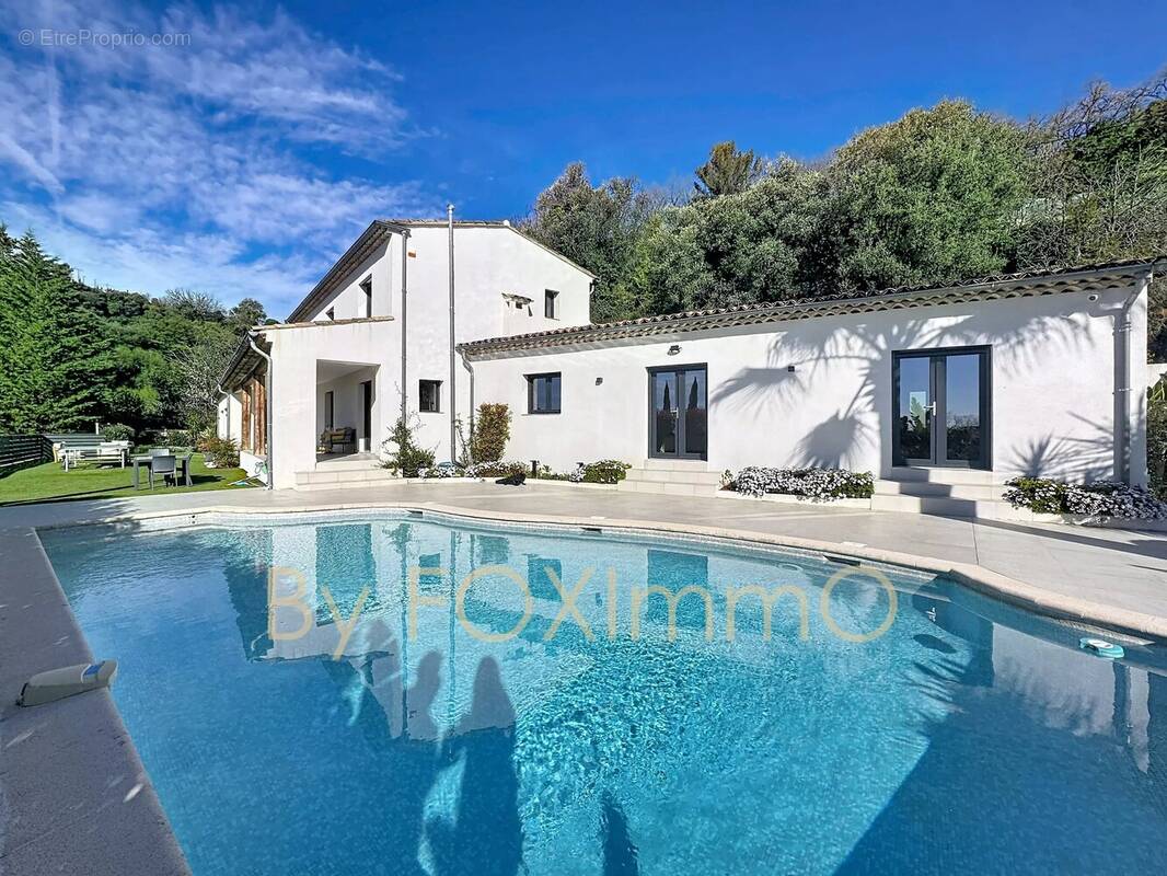 Maison à TOURRETTES-SUR-LOUP