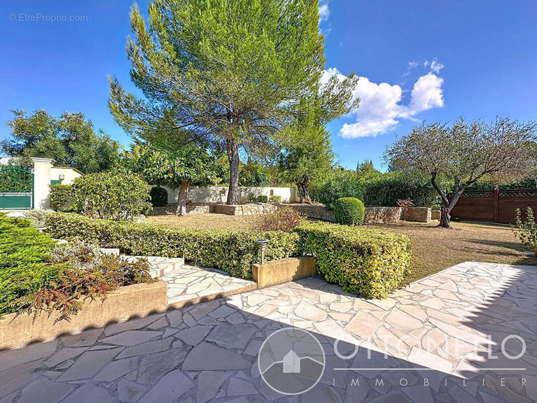 Maison à ROQUEBRUNE-SUR-ARGENS