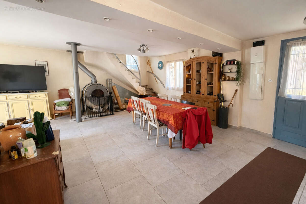 Maison à SOLLIES-TOUCAS