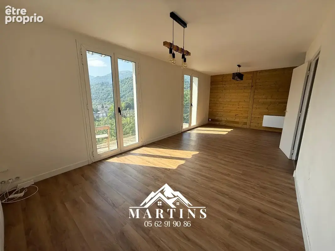 EXCLUSIVITE / ARGELES-GAZOST - Appartement rénové de type 3 avec vue dégagée, balcon et grand cellier. - photo 3
