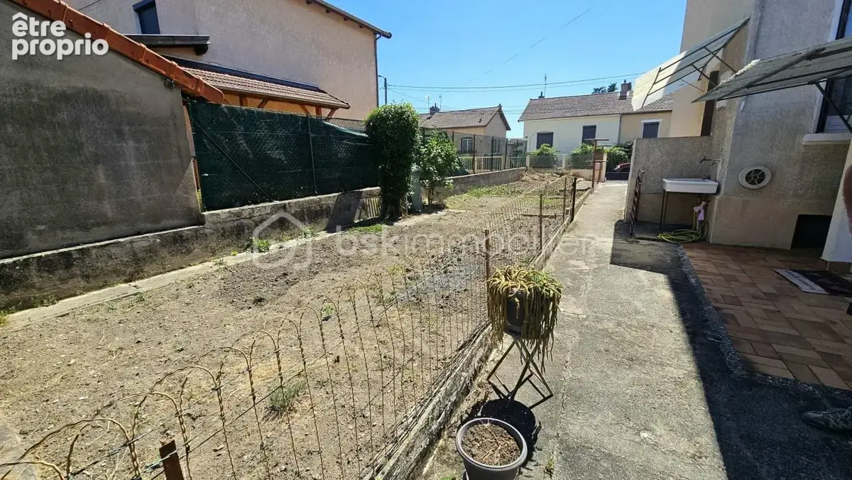 Roanne – maison de ville avec jardin, garage et sous-sol – prix attractif - photo 12
