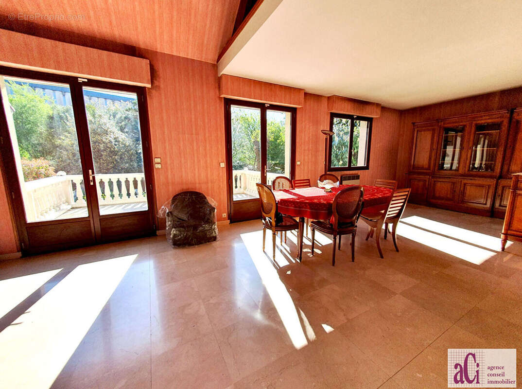 Maison à L&#039;HAY-LES-ROSES