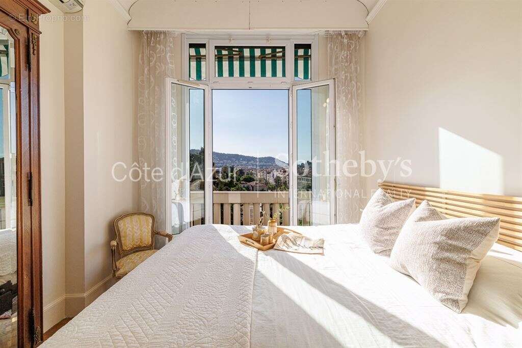 Appartement bourgeois dernier étage avec 5 chambres Nice Carabacel - photo 15