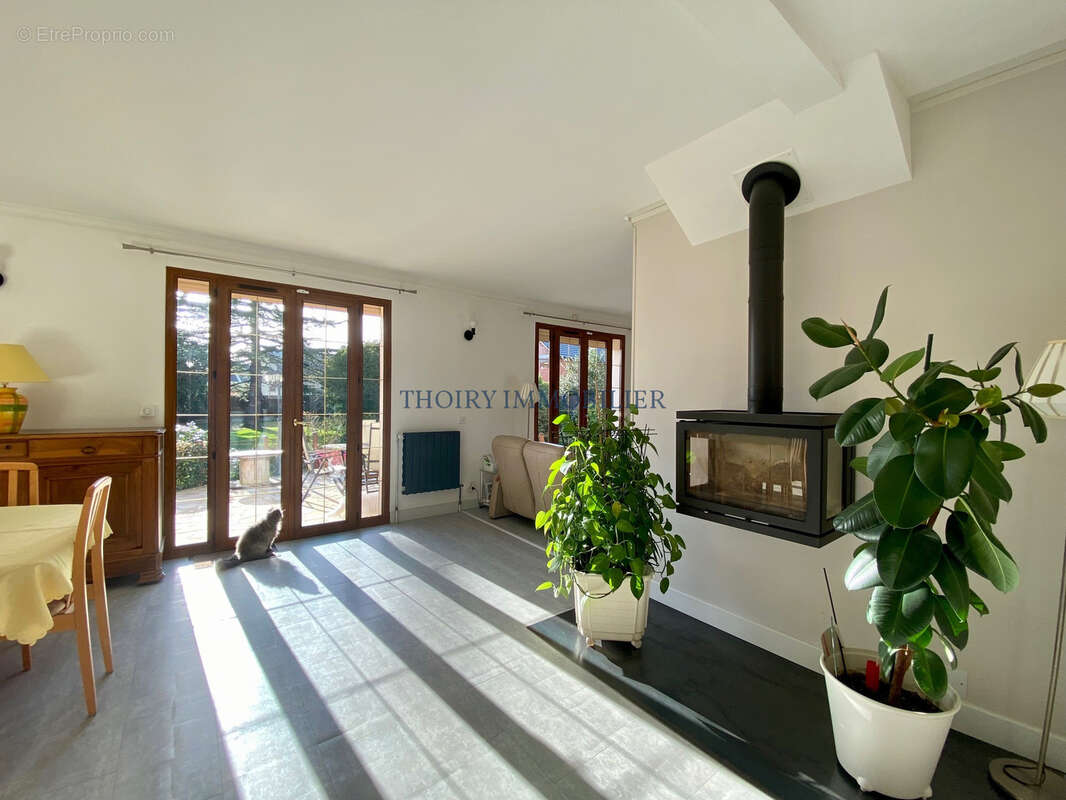 Maison à THOIRY