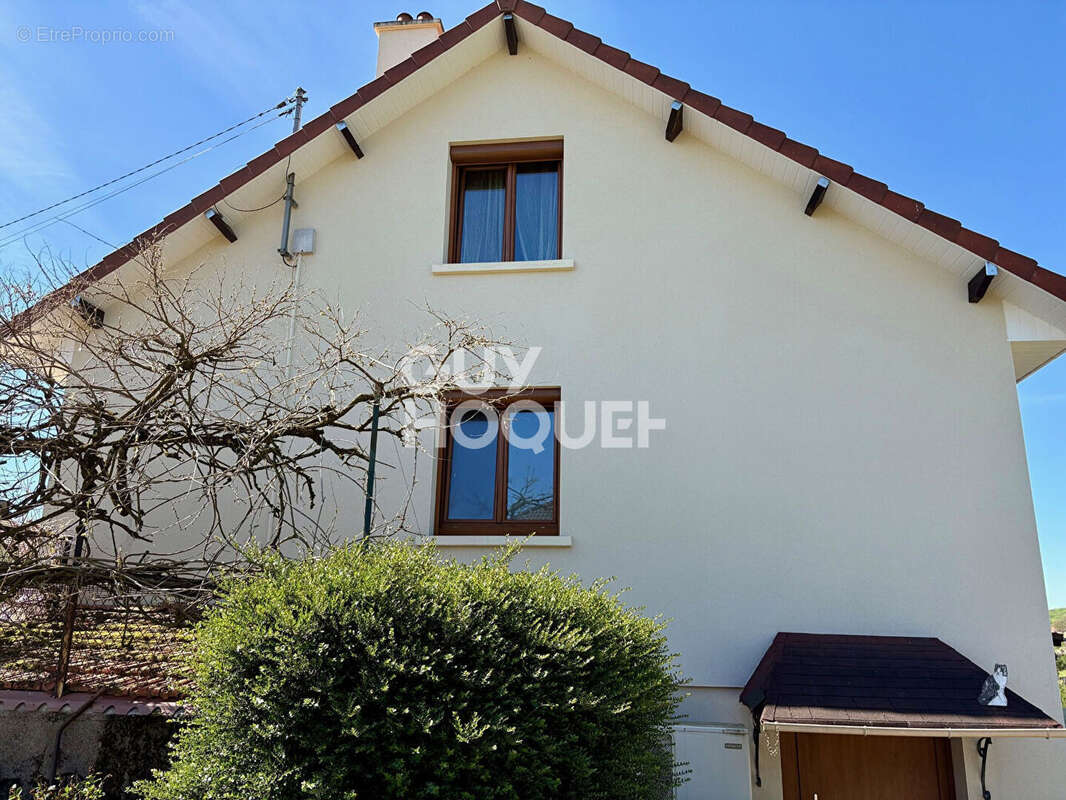 Maison à VELLEFAUX