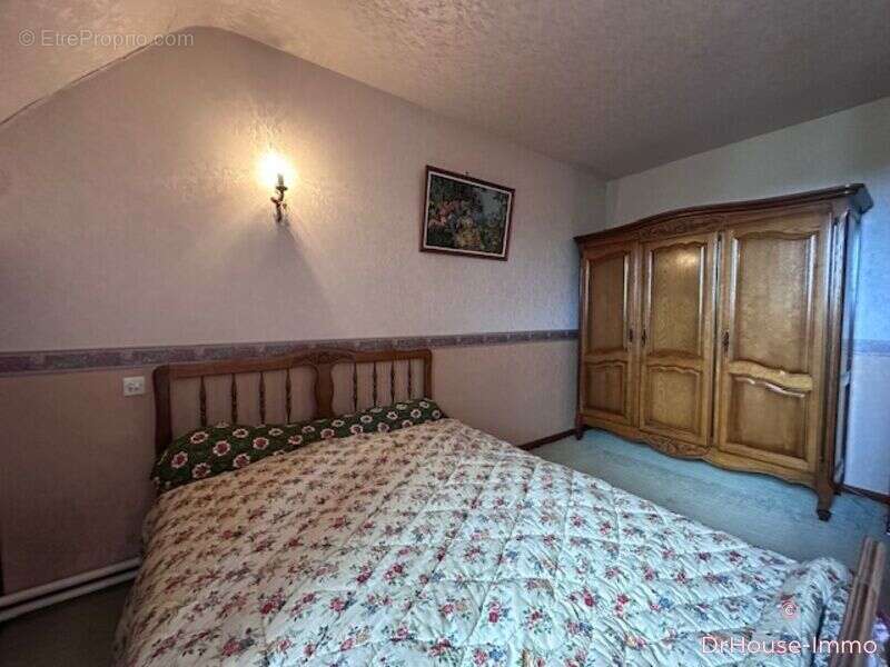 Maison à COURCEBOEUFS