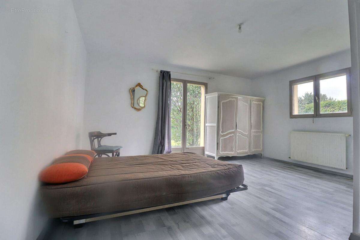 Maison à MONTELIMAR