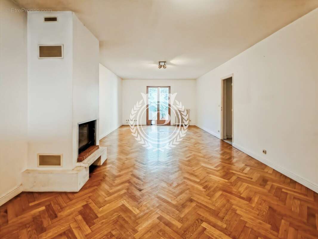Maison 200 m² à Bagnolet  - photo 4