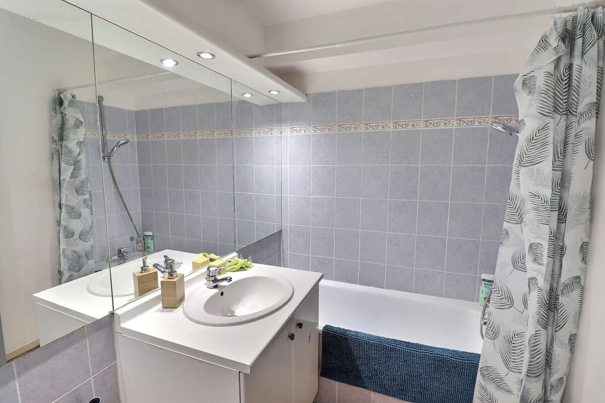 Appartement à LATTES