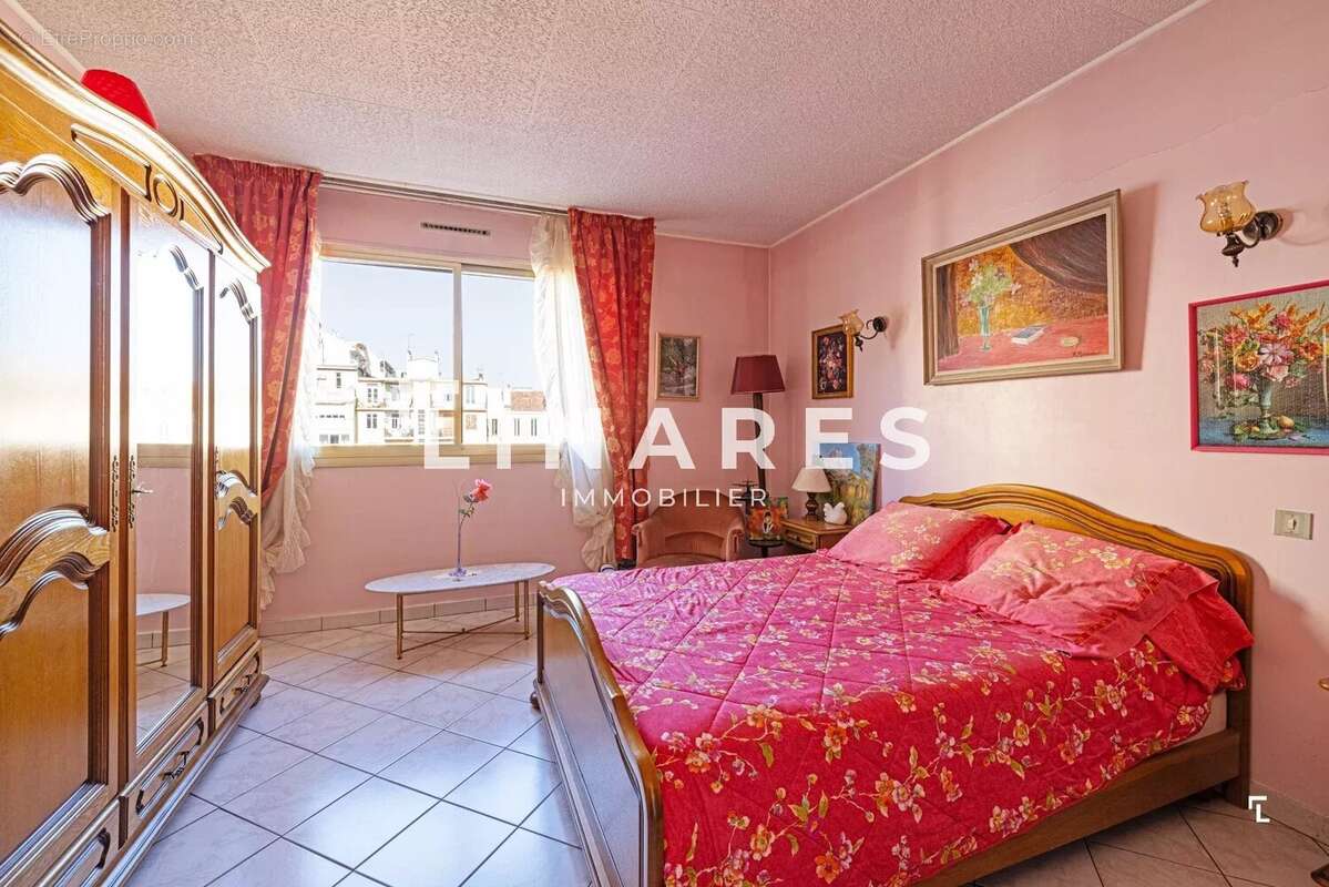 Appartement à MARSEILLE-1E