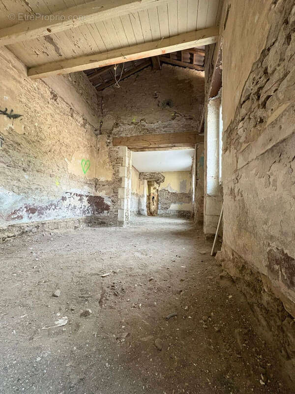 Maison à BRAYE-SOUS-FAYE