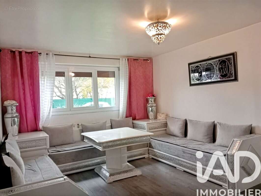 Photo 2 - Appartement à SENS