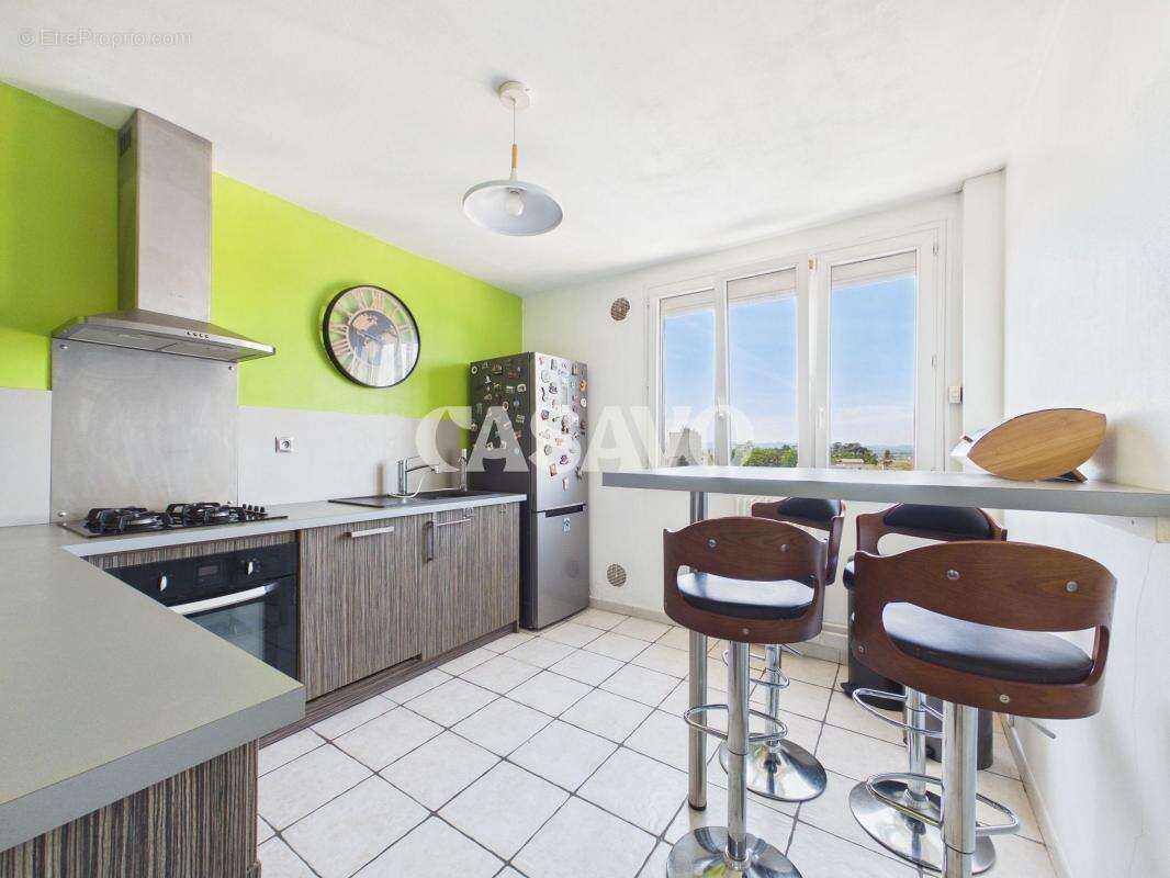 Appartement à DECINES-CHARPIEU
