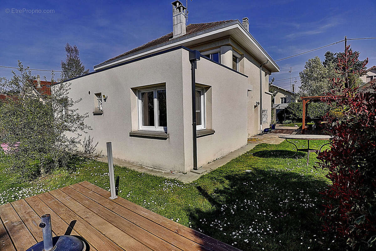 Maison à BOURGOIN-JALLIEU