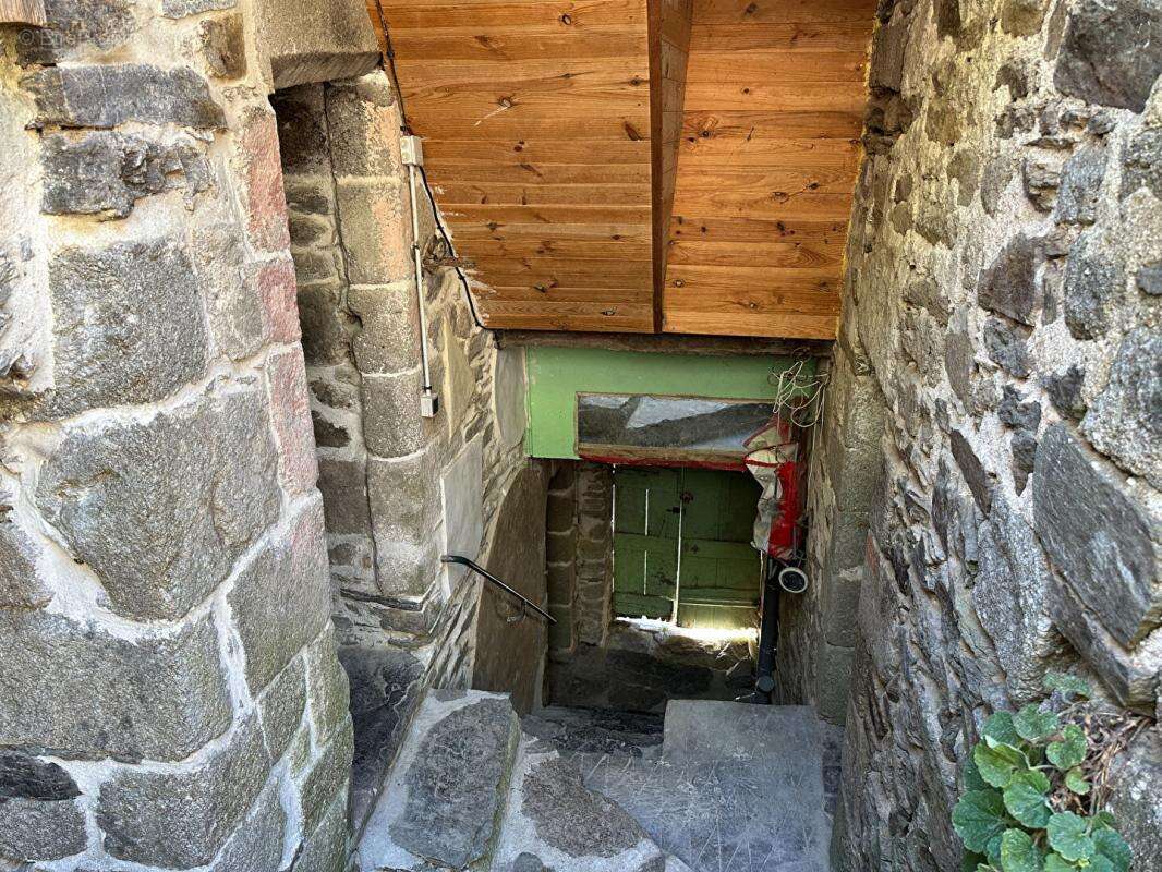 Authentique maison de hameau avec dépendances et vue dégagée - photo 18