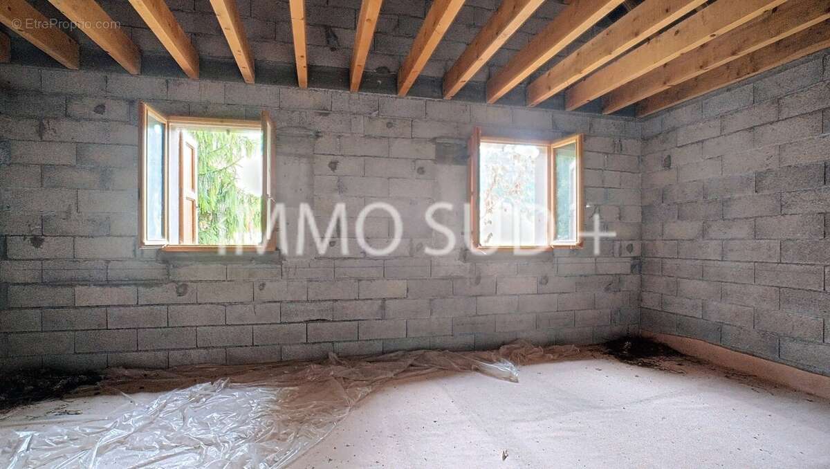 Maison à CHATEAU-BERNARD