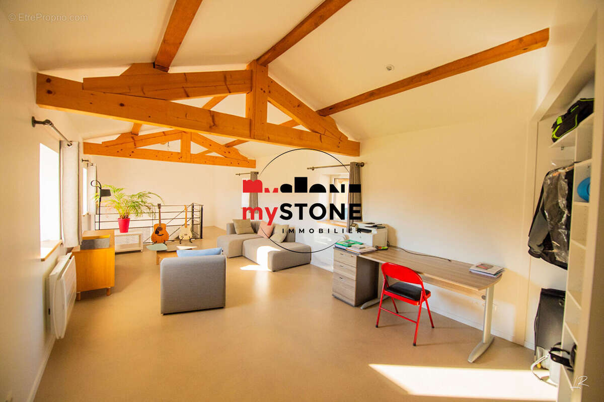 Maison à SAINT-ETIENNE-SUR-CHALARONNE