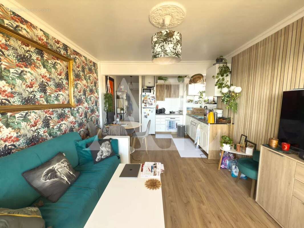 Appartement à VALLAURIS