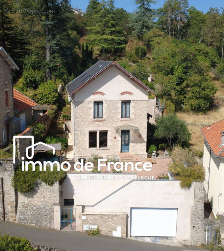 Photo Maison à Villefranche-De-Rouergue au prix de 325 500€