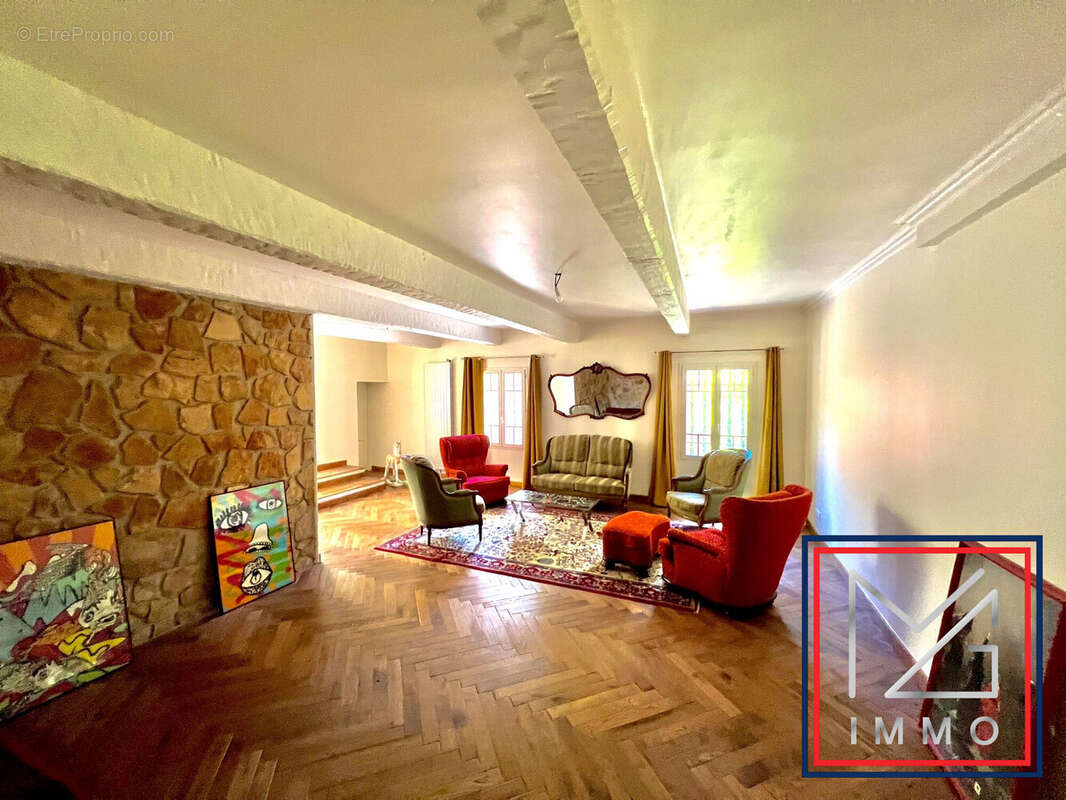 Maison à SIX-FOURS-LES-PLAGES