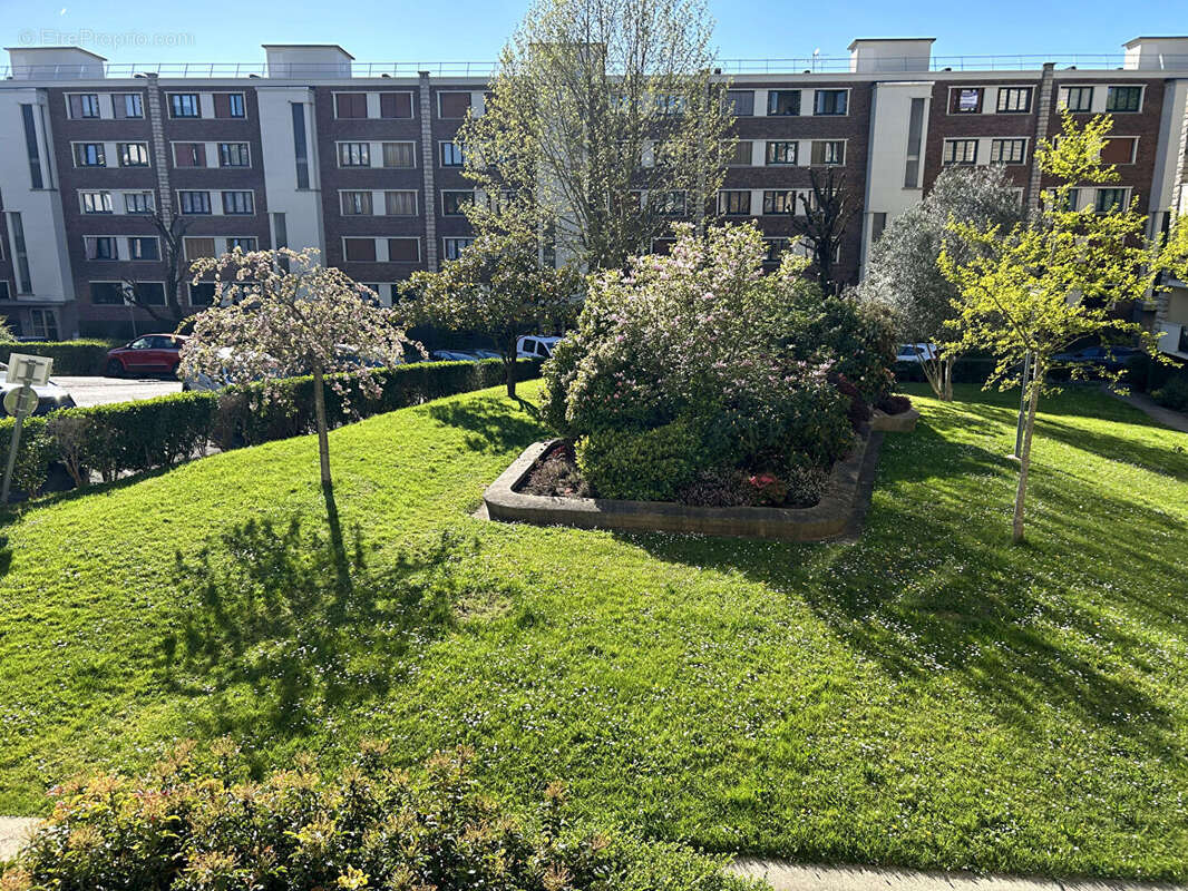 Appartement à L'HAY-LES-ROSES