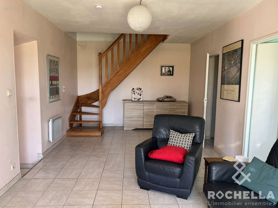 Maison 213 m² à Vergne  - photo 6