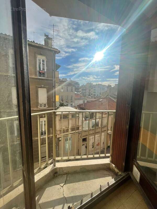 Appartement à MARSEILLE-5E
