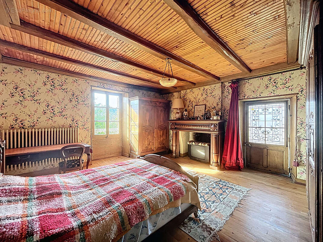 Maison à SAINT-BROING-LES-MOINES