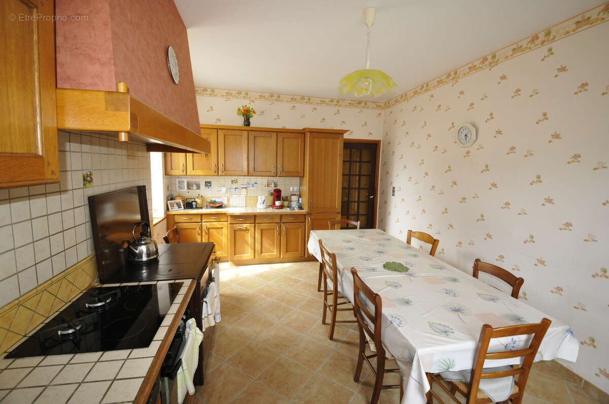 Maison à SAINT-PRIEST-LIGOURE